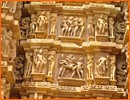 India - Khajurao: dettaglio dei bassorilievi